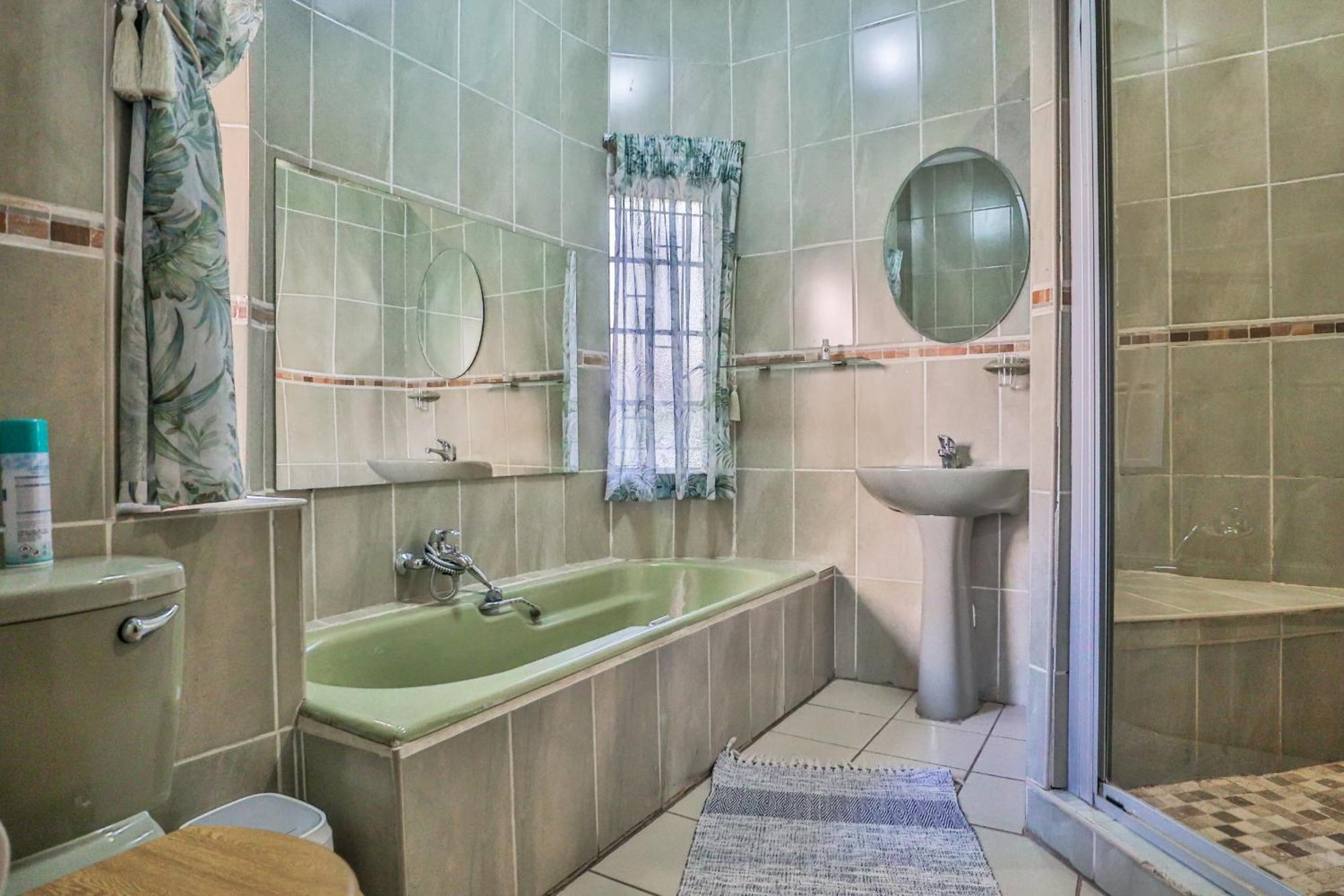 Sunset Ridge Guest House Rustenburg Ngoại thất bức ảnh